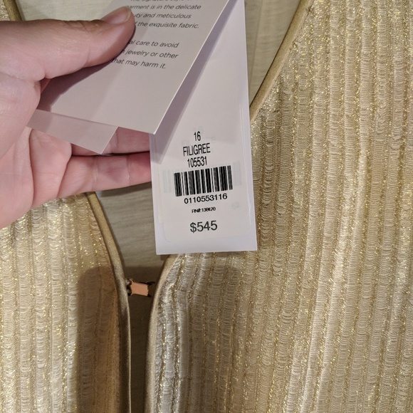 Carlisle Collection gold top - Picture 7 of 8